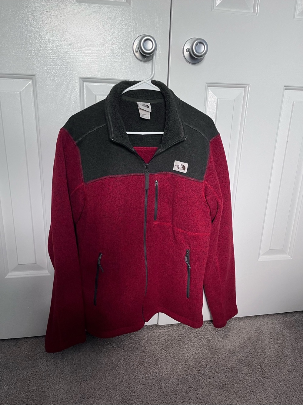 Red and Gray North face Men’s medium Fleece sweater jacket full zip